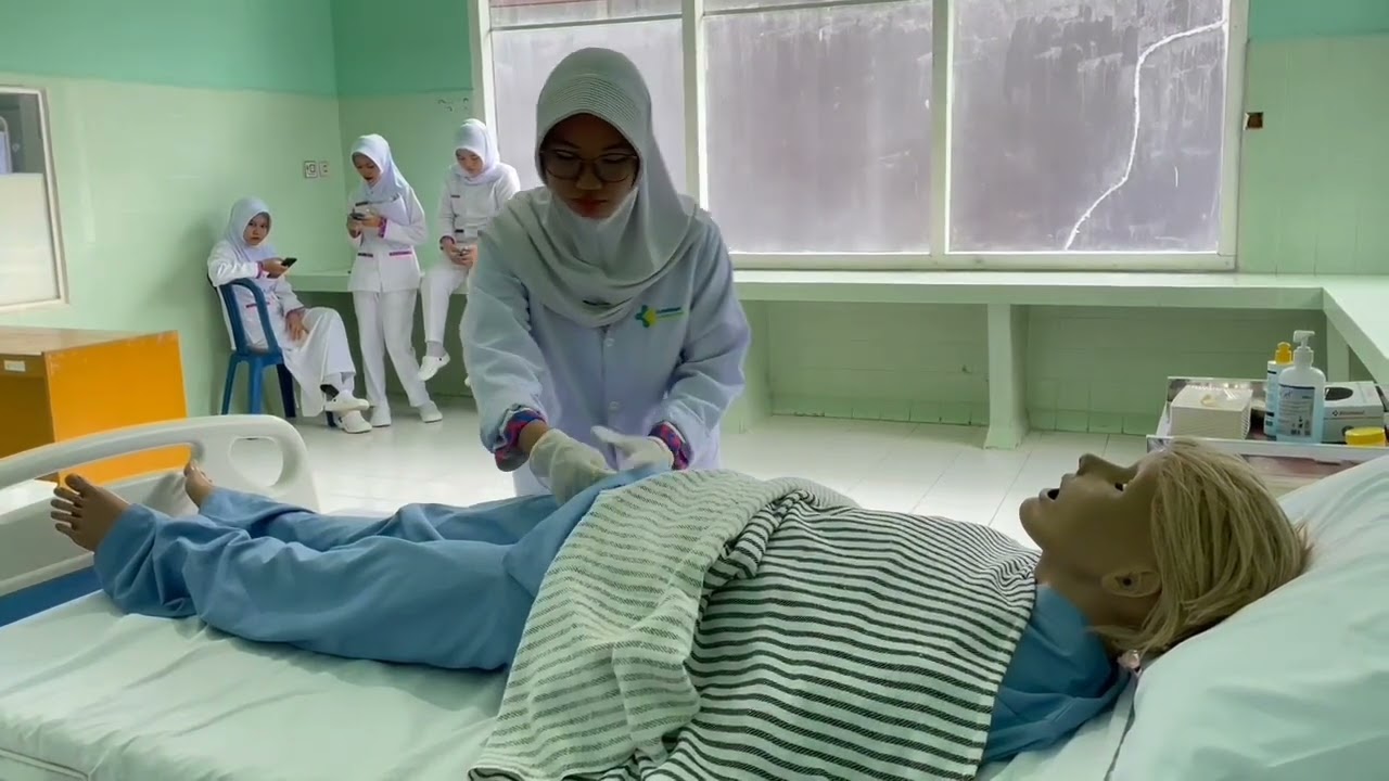 Tindakan Pengambilan Sampel Fekal || Praktek KMB