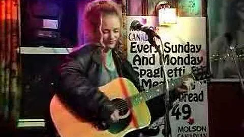 rebecca curry at the wagon wheel tavern open mic