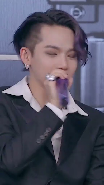 choi attractive hyunsuk❤‍🔥 #hyunsuk #treasure #selinganteume