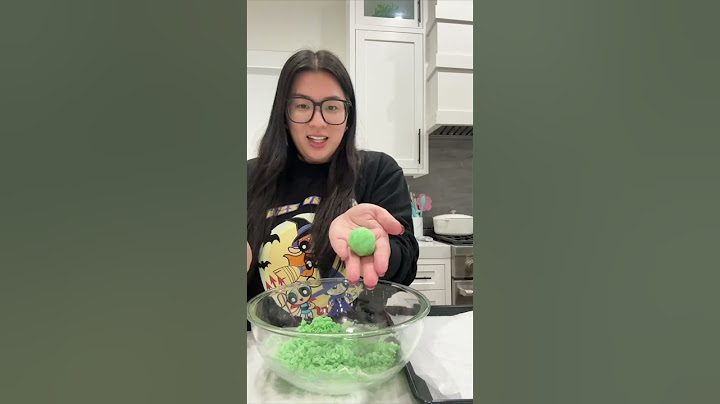 wicked cake pops 💚🩷
