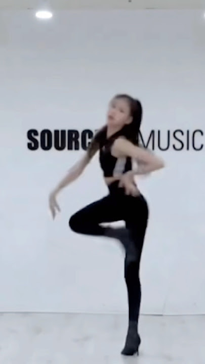 NJZ Hyein dancing before debut