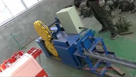 Zigzag metal wire bending machine