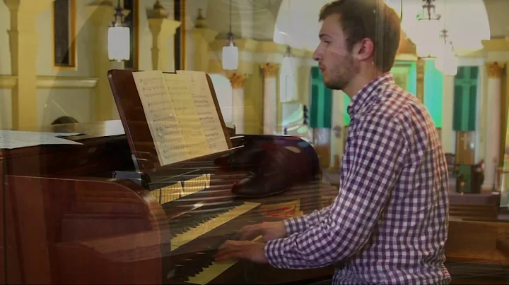 Francis Ricci Performs Praise to the Lord