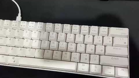 THIS IS HOW TO JUMP IN MINECRAFT WITH A SPACEBAR!!!!