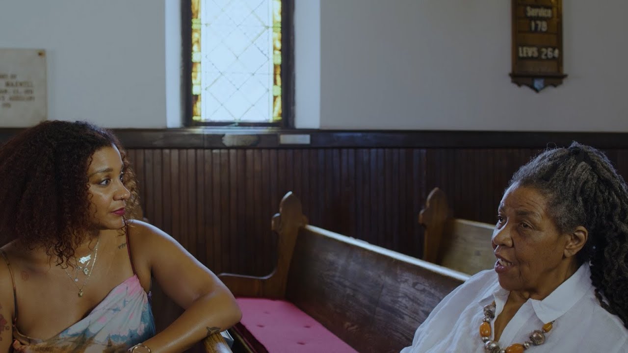 NOMADNESS Travel Tribe: Andrea Clark