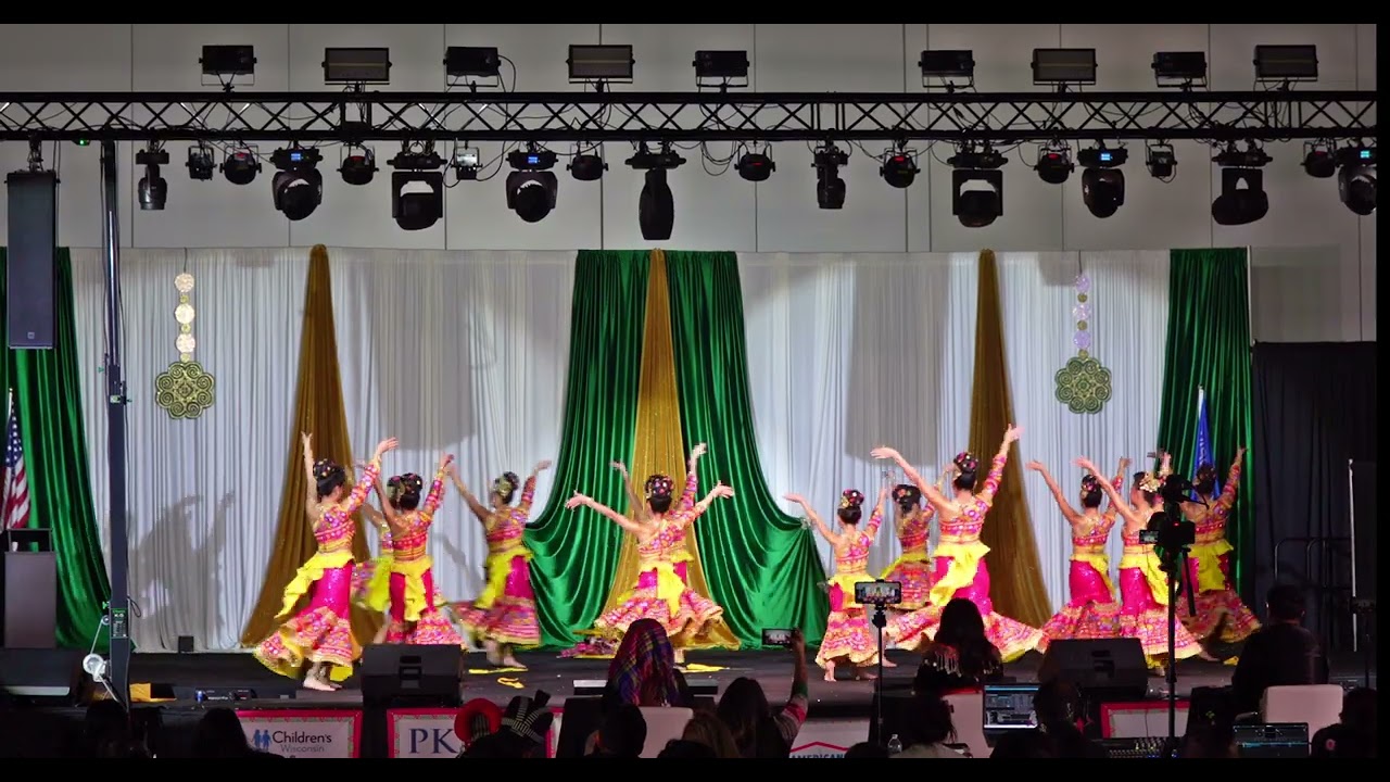 Nkauj Taws Cig ( 1st Round )  Milwaukee Hmong new Year 2026