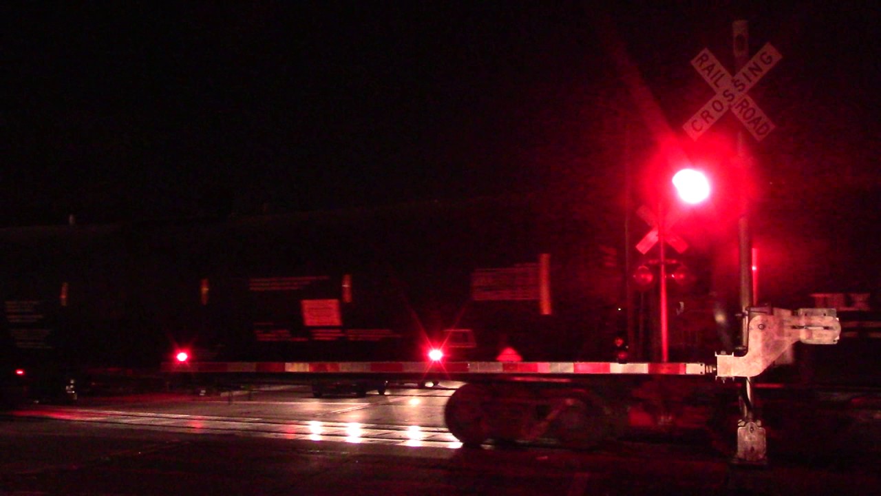 CN 8898 Meets BNSF 8089 in Joliet, IL 12/27/16