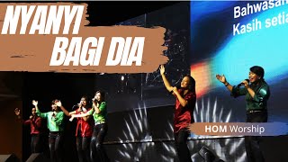 Video voorbeeld van "Nyanyi Bagi Dia - Sukacita Surga - Bersyukurlah ( HOM Worship )"