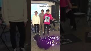 how hobi vs jimin laugh XD #shorts