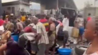 Ha, Ikunle Abiamo O,E Wo Bi Awon Omo Ìlú Se Fe Pa Arawon. E Wo Ibi I Ti Ebi Pa Awon Èyan De Ni Ìlú