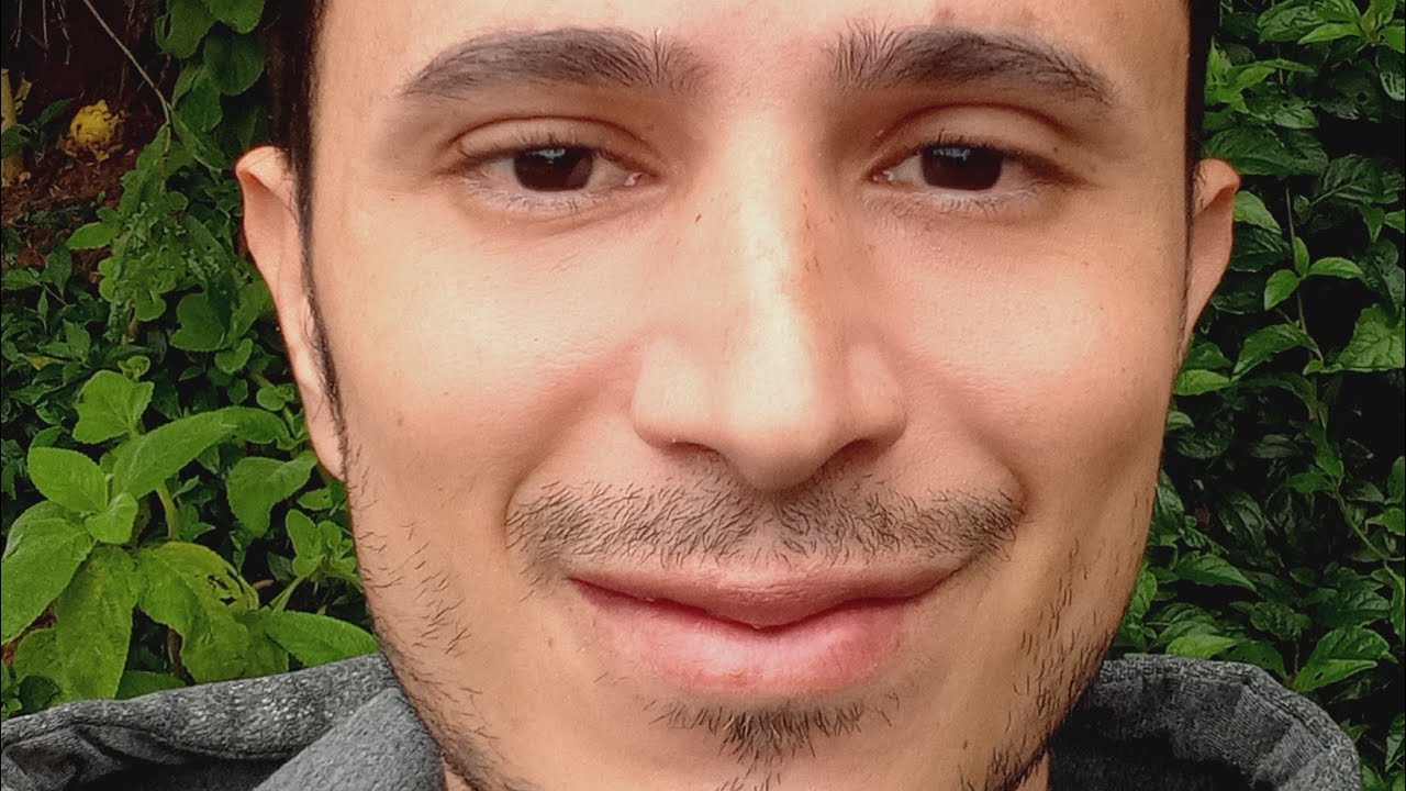 Alguém está tímido e te ama em secreto vai se declarar e se posicionar