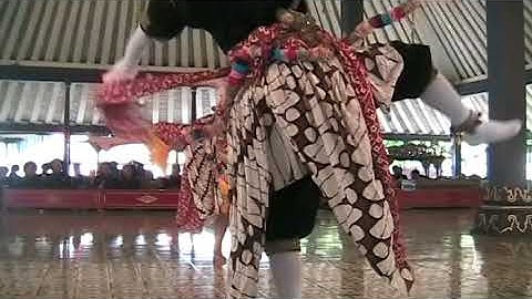 Kraton Yogyakarta 2007-05-27 (dance) 4 of 5