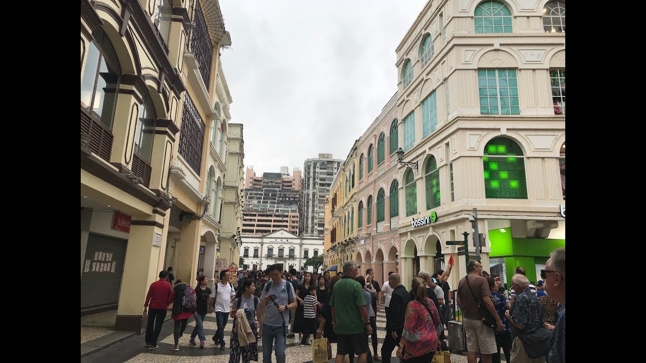 MACAU LANDMARK: SAN MALO WALKABOUT 