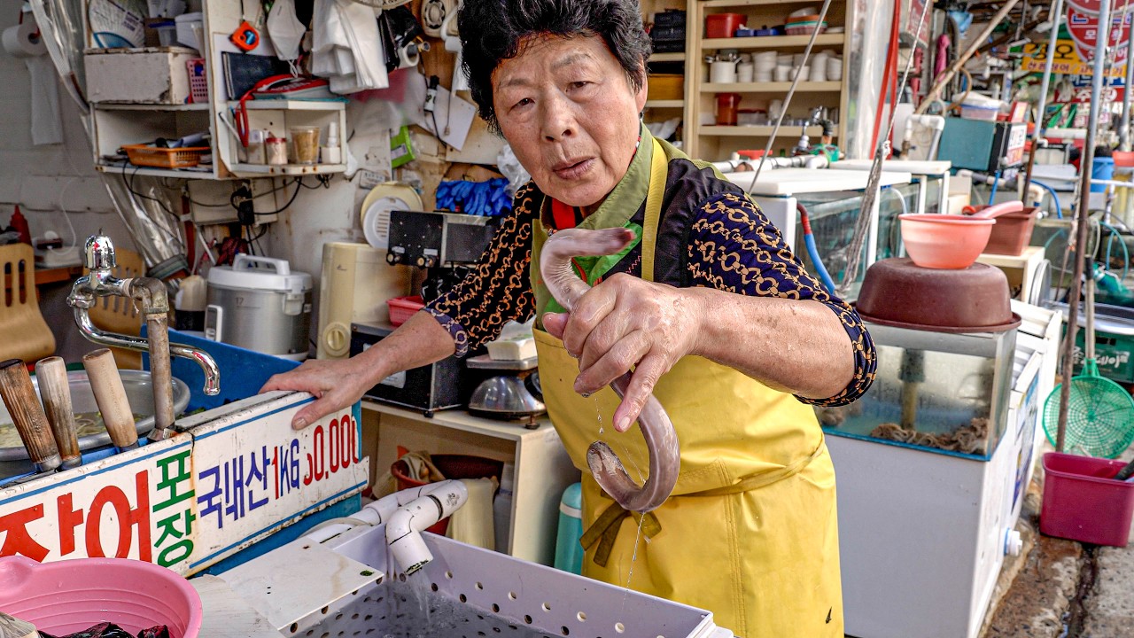 주문즉시! 살아있는 꼼장어 연탄 소금구이│Grilled sea eel & fried rice