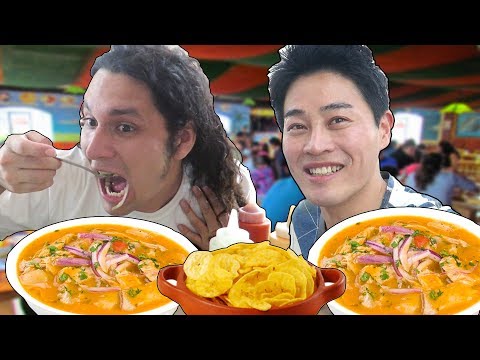 Coreano probando Comida Típica Ecuatoriana ENCEBOLLADO en Ecuador l FT. Felipe Crespo