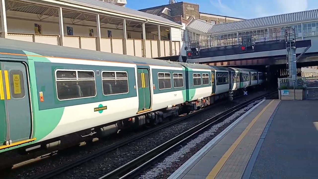 Friendly Driver! Tones! Southern Class 455 845 Departs West Croydon on the final day of service