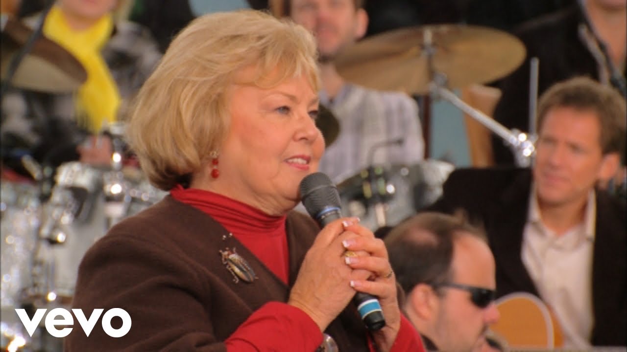 Gaither - My Savior First of All [Live] ft. Mary Tom Speer Reid