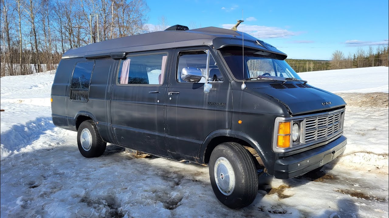 1980 Dodge B200 Maxivan Tradesman spring start up