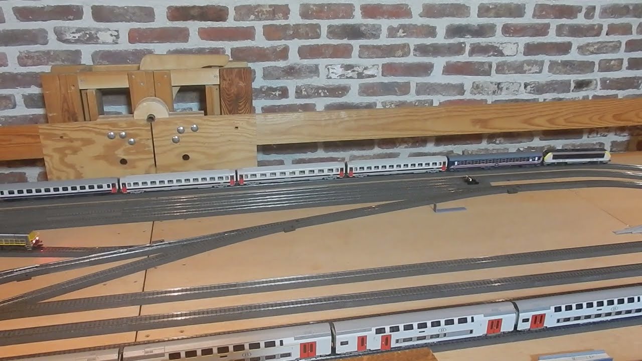 20250818 NMBS 1350 met I5Bc, I6 en I10 rijtuigen aan de haak