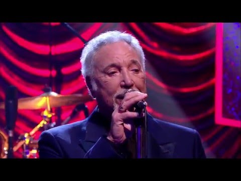 Paul Weller & Tom Jones - Hallelujah I Love You So - Jools' Annual Hootenanny - BBC Two