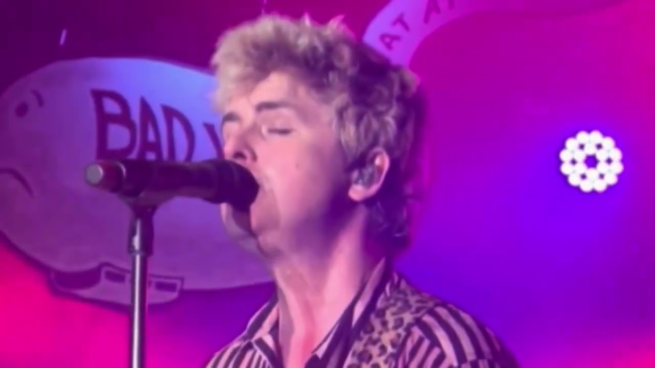 Green Day - The American Dream is Killing Me Live Debut (Multicam) Saviors 1st anniversary