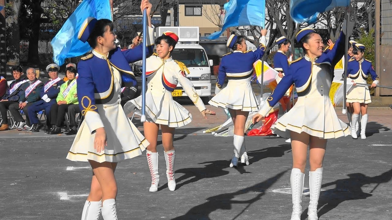 神奈川県警察音楽隊 カラーガード隊 年末交通事故防止パレード Youtube
