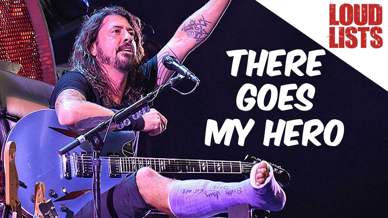 10 Musicians Who Got Injured Onstage + Finished the Show