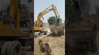 🚜 Excavator Loading Soil into Tractor Trolley | Heavy Machinery Work #Shorts