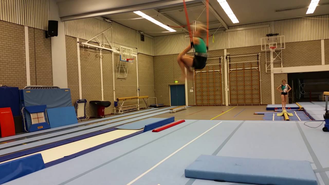 Emma Monteban muchina in gordel