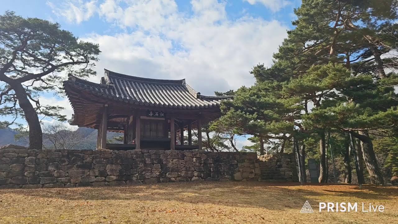 백서방 여행기 -전라남도 화순군에 자리한 *송석정(松石亭)*은지석강 물길을 내려다보는 아름다운 전통 정자입니다.