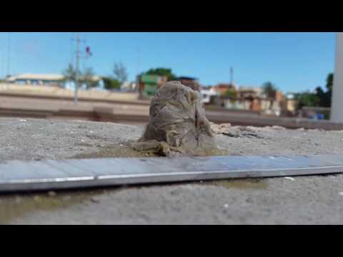 Utilizando acido muriático para remover concreto (cimento) de parafuso...