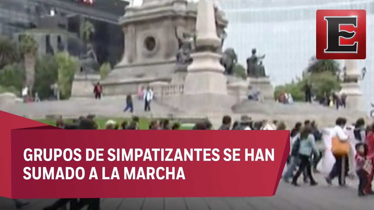 Marcha de la CNTE continúa avanzando sobre Paseo de la Reforma - YouTube