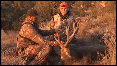 Mule Deer Hunting in Southern Utah - Buddy Hughes - MossBack