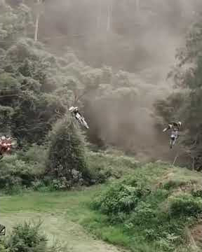 Aksi motor trail sampek terbang\\full music   #story wa