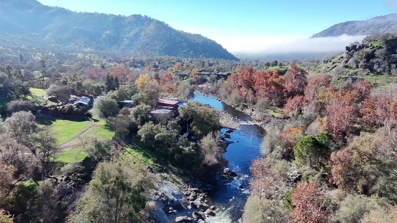 Полет дрона DJI NEO над Три-Риверс, Калифорния. Большая семейная жизнь в США. Гребинченко.