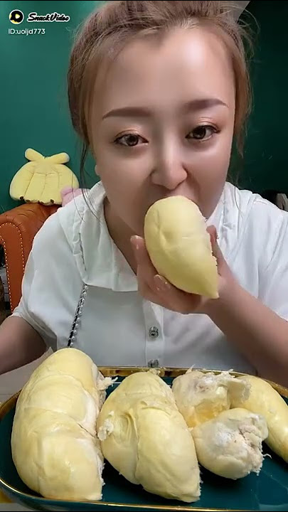 Makan Durian Monthong Jumbo Bikin Ketagihan #shorts #mukbangdurian #durian #montong #chinesemukbang