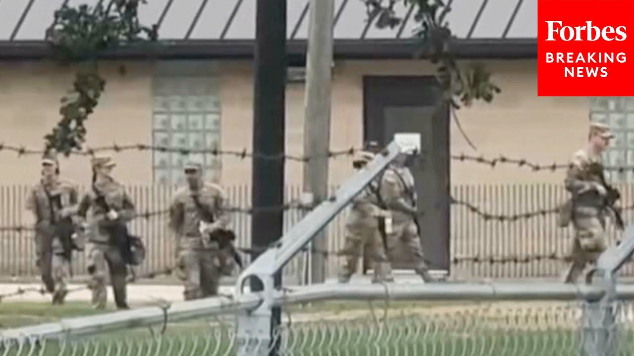 Texas National Guard Troops Assemble At Facility In Elwood, Illinois ...