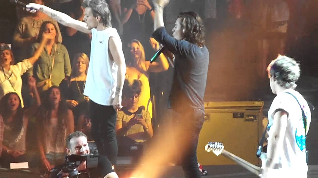 Harry dancing on Cal BSE || Tulsa One Direction