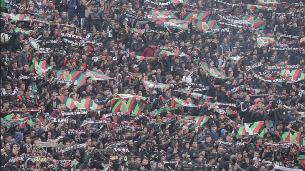 الكورفا تشي تبدع بأغنية “قصة طويلة” في مباراة فريقها أمام نهضة بركان