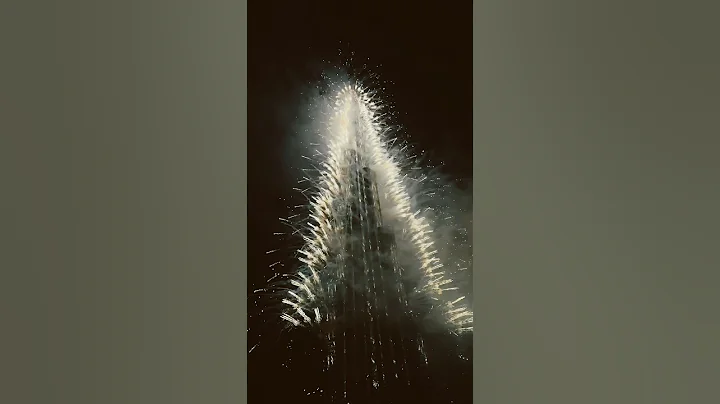 Bhurj khalifa fireworks 2025 #bhurjkhalifafireworks #bhurjakhalifa #newyear#2025#newyear2025 2m
