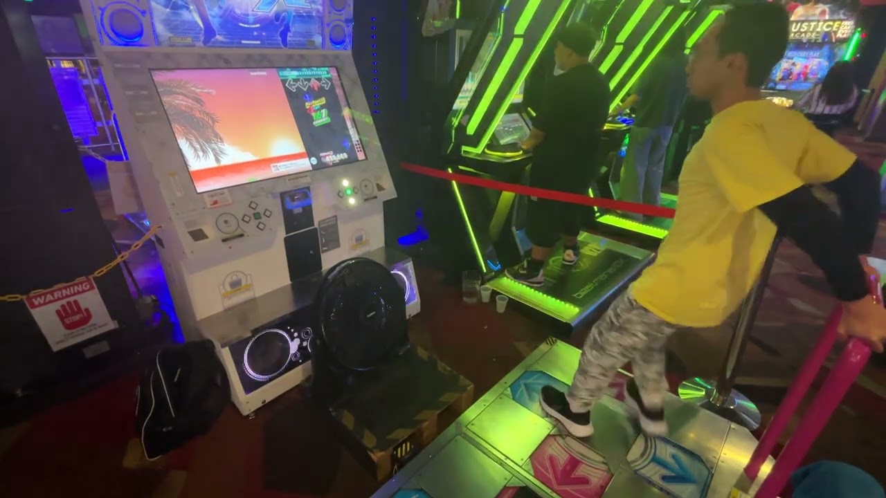 DDR WORLD (at Round1 Lakewood, CA): 轟け！恋のビーンボール！！ 🟥