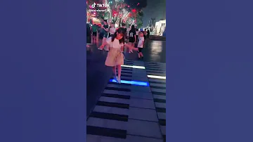 اجمل بنت تقدر تعزف العزفه بتجنن 