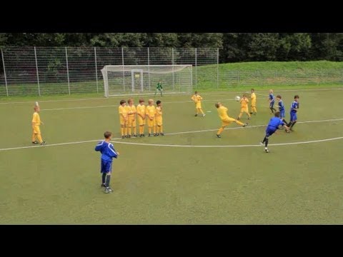 Epic Soccer Free Kick Battle 2011 | freekickerz vs. DVDFussballtrainer | Trailer