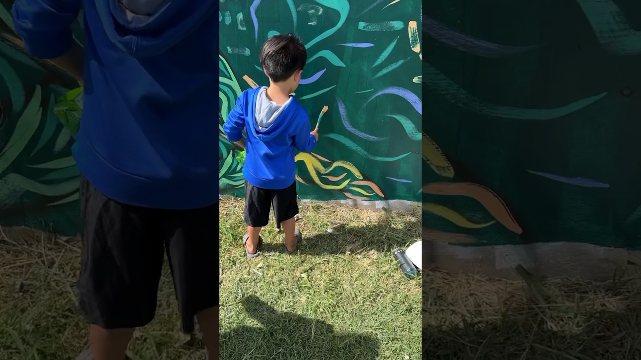 Hawai'i Walls Mural! 'i'iwi & ohia with help from kids at Palama Settlement 