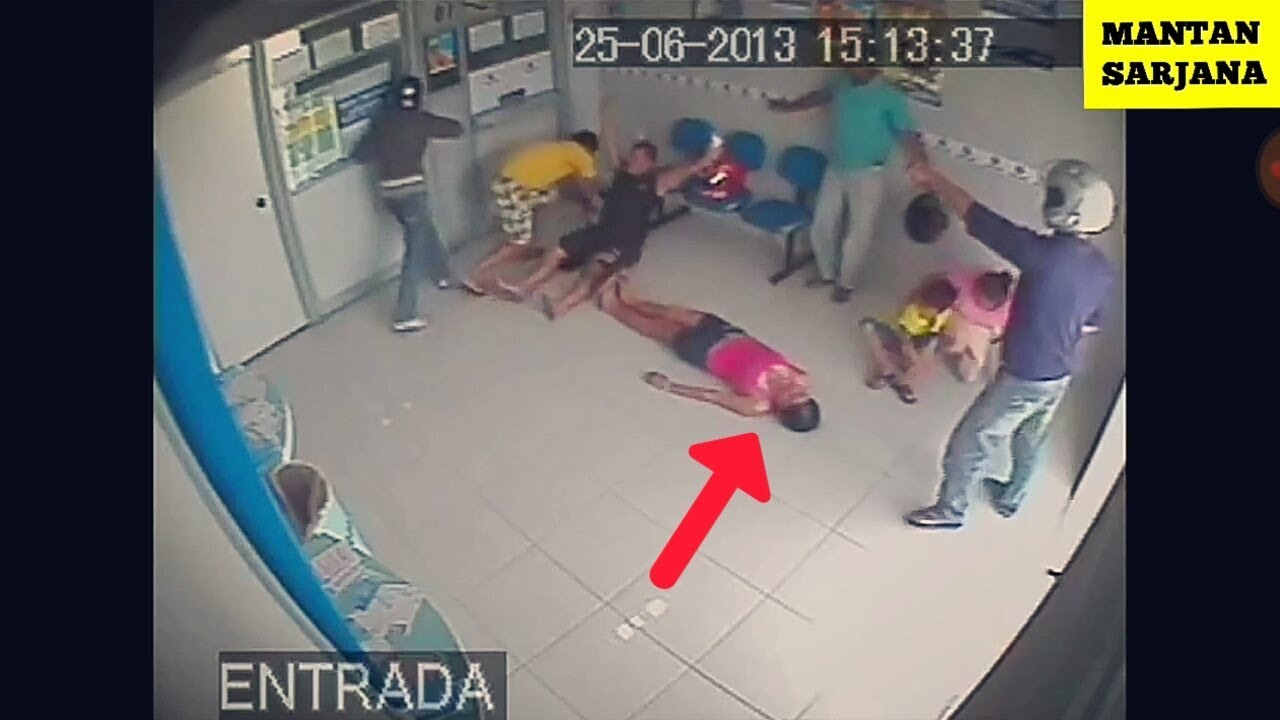 CCTV - Wanita ini selamat dari perampok setelah pura pura mati - YouTube