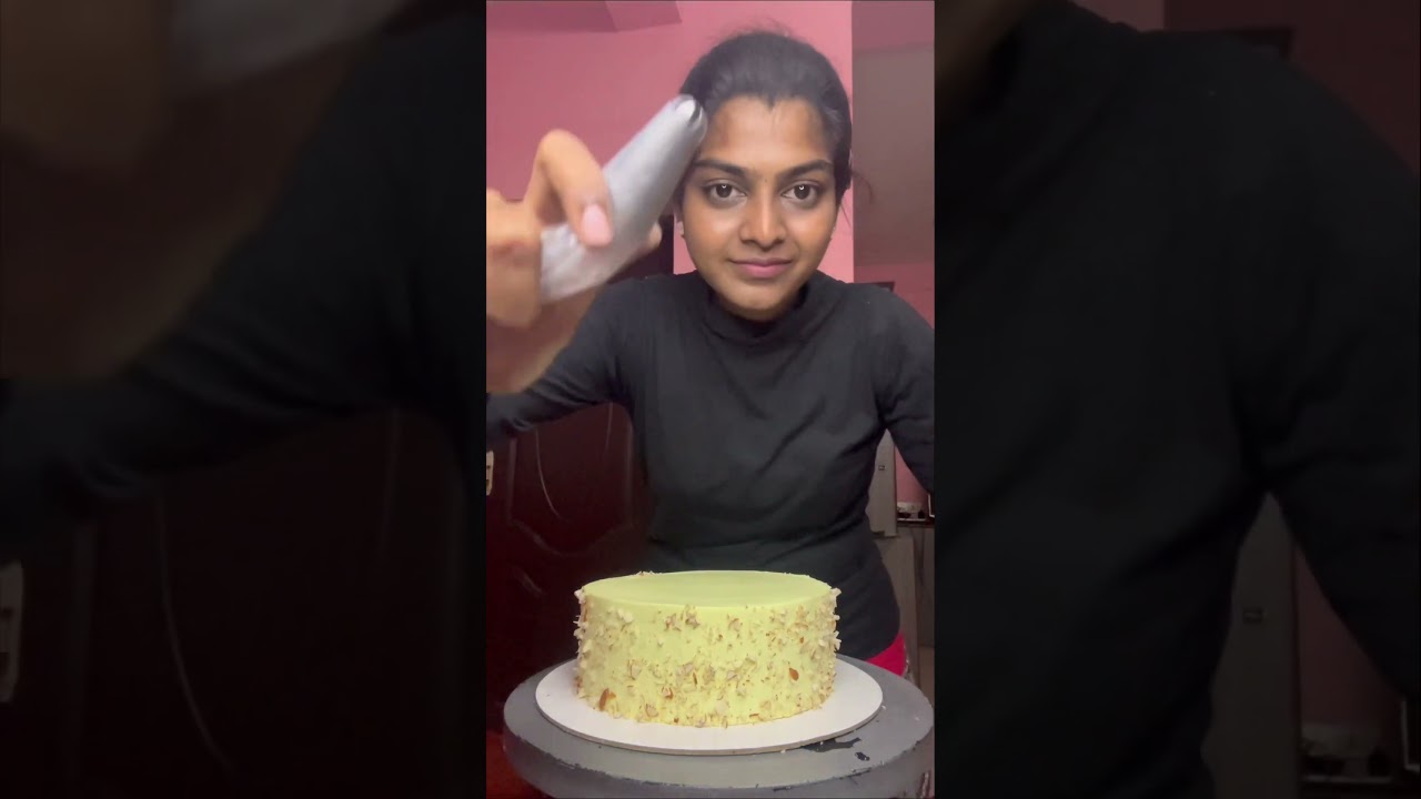 Subscriber🔔ku namma cake pudikalayam😔adhanala pudicha mari oru cake senjachu🤩🥳 #shorts #dhanu