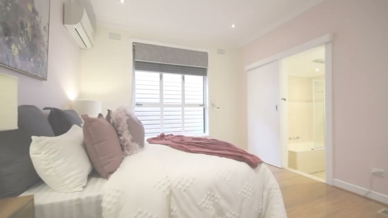 For Sale By Owner: 13 Bilston St, Seddon, VIC 3011