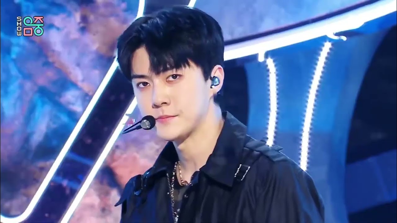 260124 EXO 'Crown' ending fairy for Music Core today~😭😭🤣