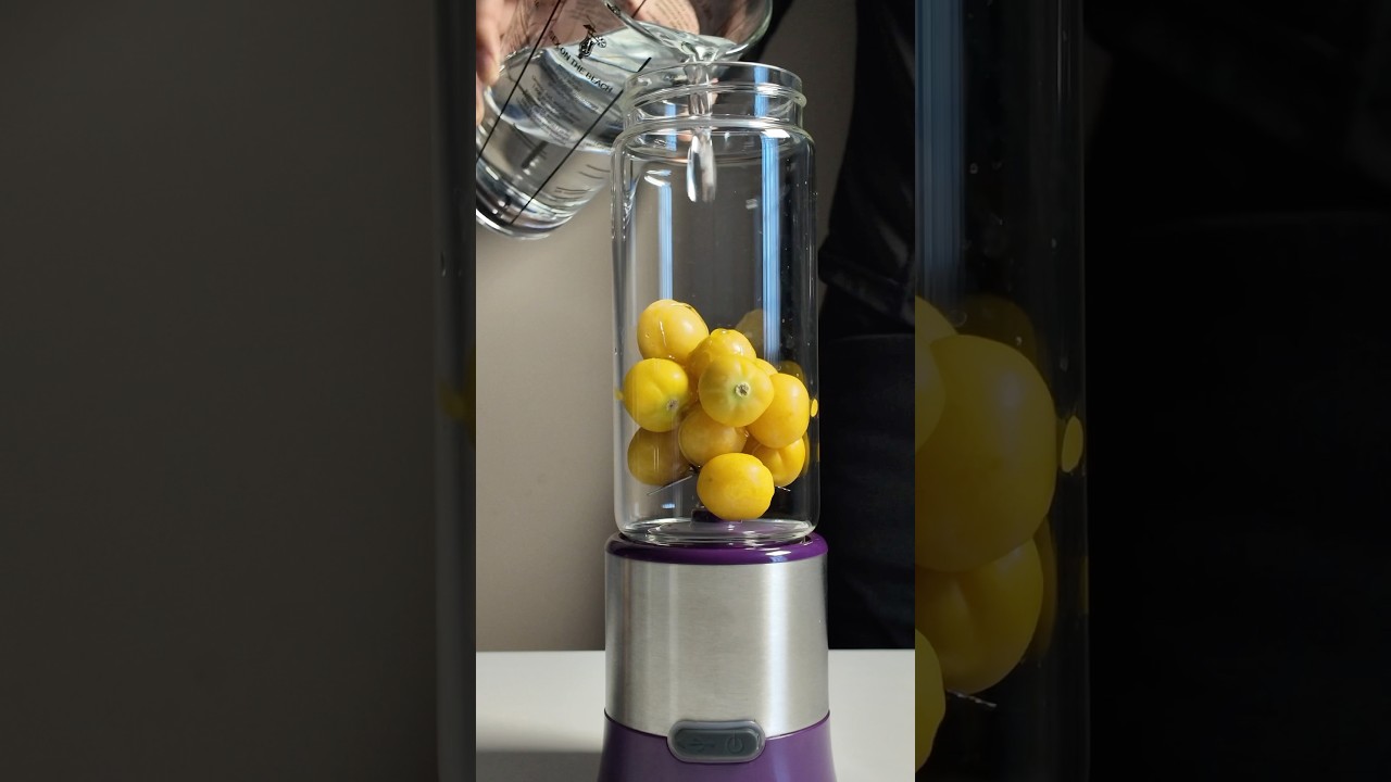 Blender Golden Berry Smoothie 