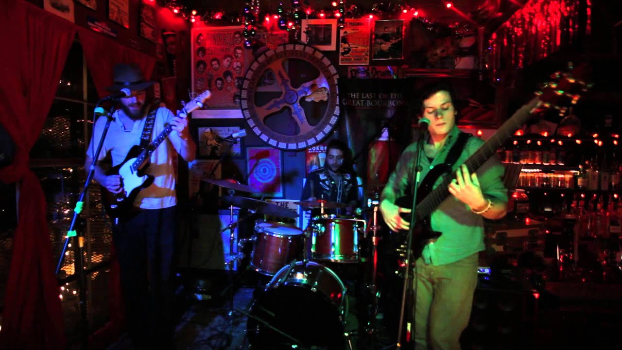 {tin} presents Les Racquet [Live From Eclectic Evenings] exclusively for The Bridge at 105.5